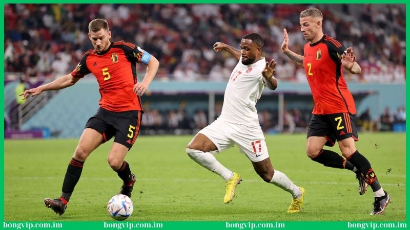 Soi kèo thẻ phạt Bongvip - Dự đoán kèo cược thông minh 3 Phân tích phong cách thi đấu khi soi kèo thẻ phạt